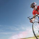 Gustavo Luíz Guilherme Pinto analisa como o ciclismo urbano vem ganhando espaço como esporte e alternativa sustentável nas cidades.