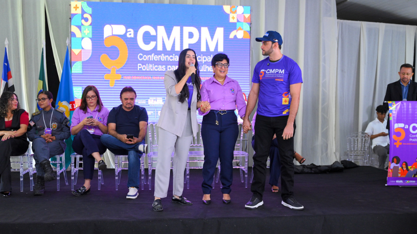 Transformar realidades começa com educação: Daniella Jadao Meneses destaca o impacto do saber acessível a todos.