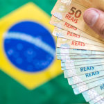 Economia brasileira cresce 0,7% em maio: o que o dado da FGV revela sobre 2026